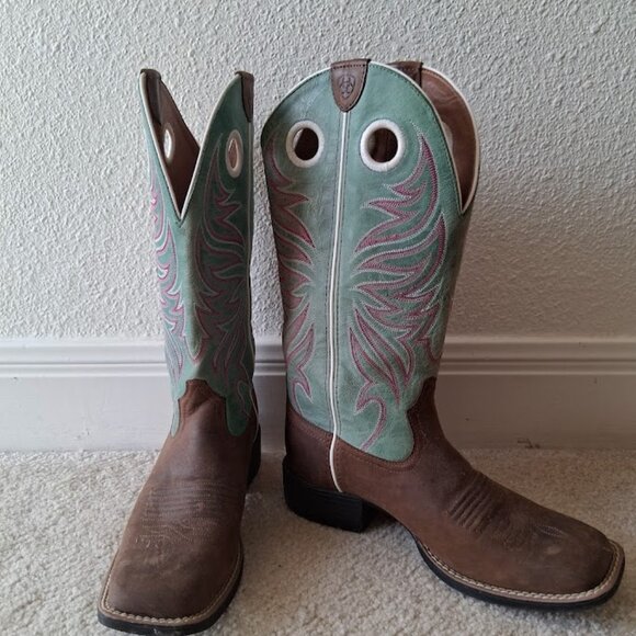 Ariat Shoes - Women's Ariat Western Boots - Like NEW!
